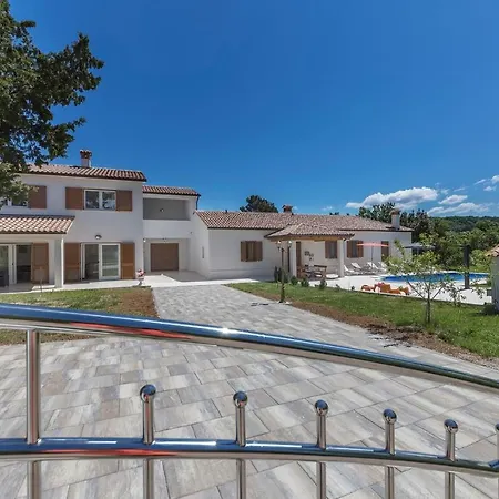 Villa Ana Labin *